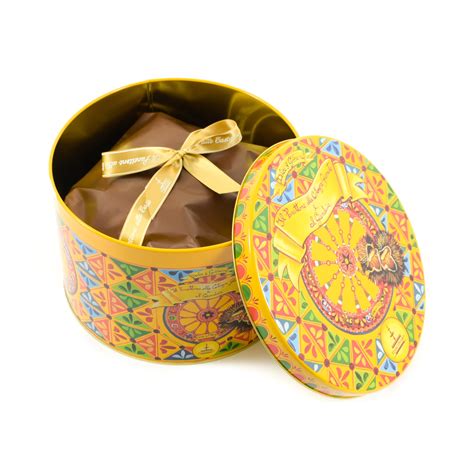 dolce and gabbana panettone uk.